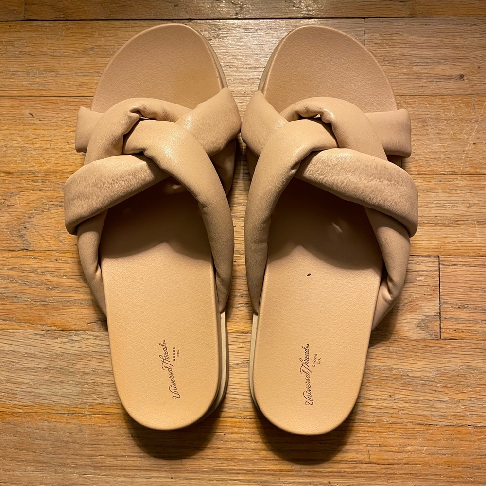 Universal Thread Sandals